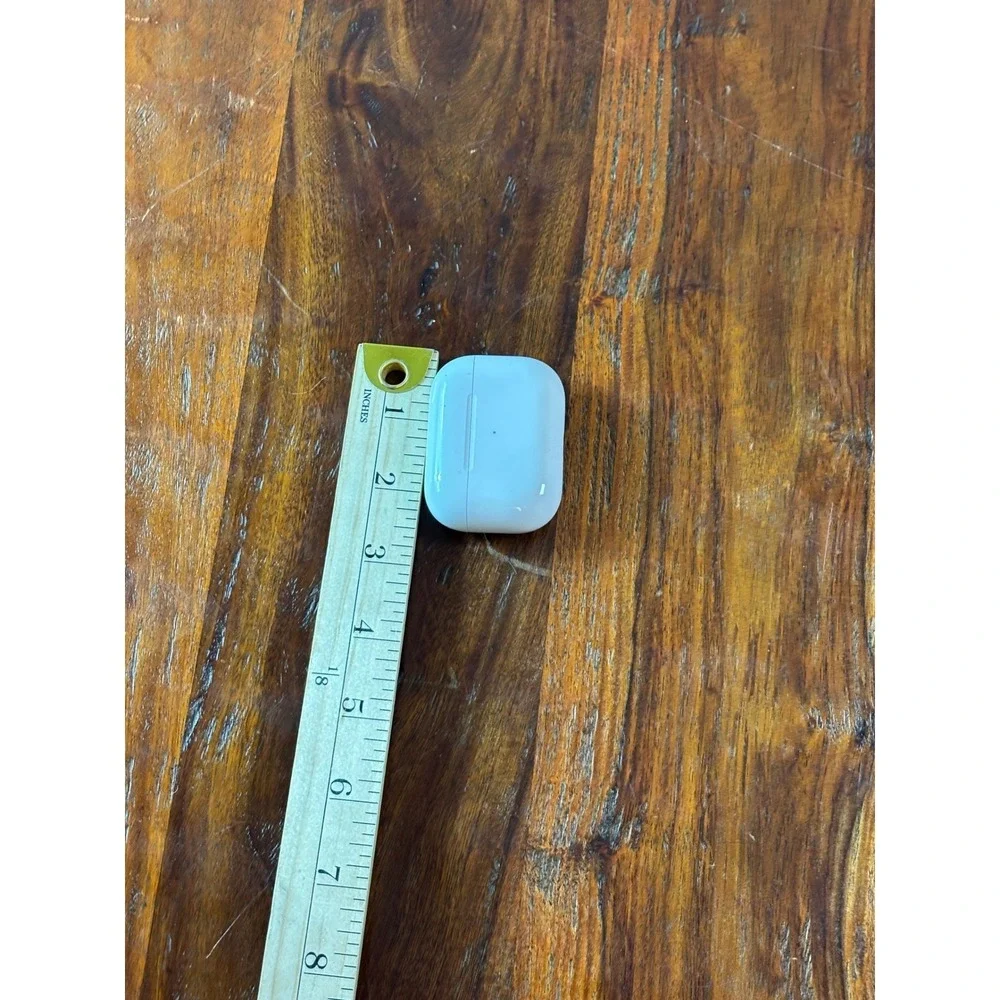 Apple AirPods Pro 2nd Gen Wireless Charging Case USB-C MagSafe White Replacement